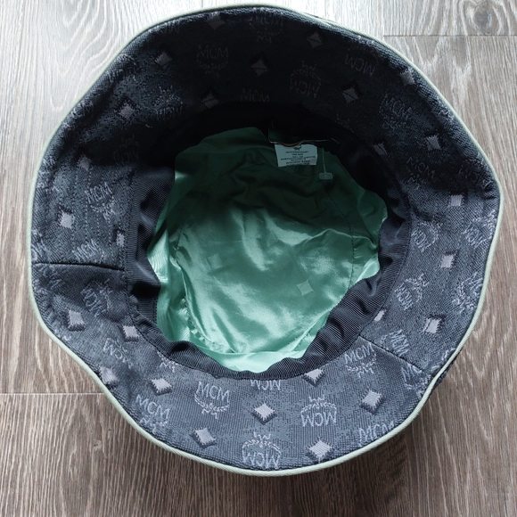 MCM visestos bucket hat Grey outside with green piping + inner lining. - Picture 6 of 16